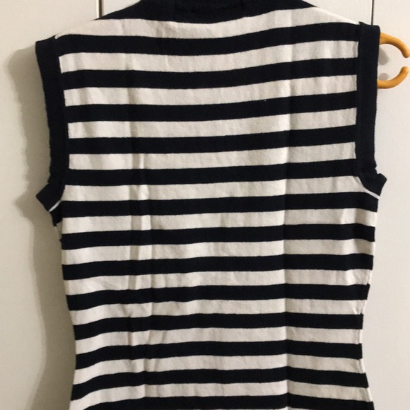 3 items, Women clothes and it’s still good condition and men socks from Japan - Picture 5 of 7